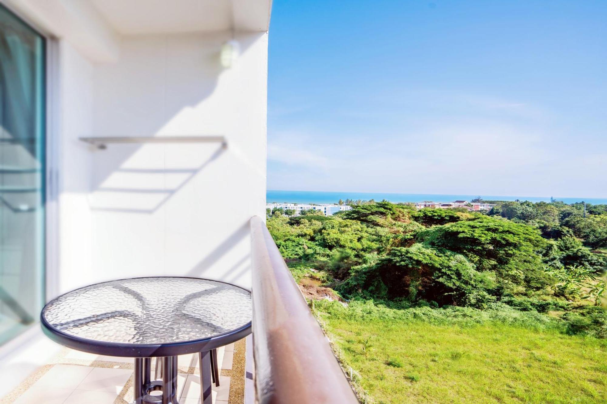 Hua Hin First - Happy Rent Apartman Kültér fotó